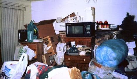 Compulsive hoarder crushed to death under huge trash pile