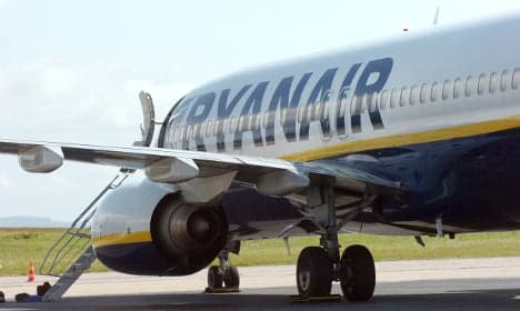 Drunk English men booted off Ryanair flight in France