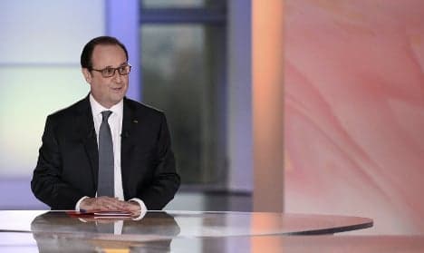 Hollande vows to decide on presidency bid at end of year