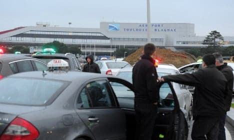 Taxi driver protest to halt transport in Toulouse