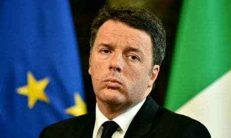 Almost half of Italians polled in survey want to leave EU