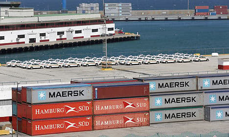 Maersk profit tumbles amid shipping, oil market slump