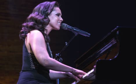 Alicia Keys to sing live at Milan Champions League final