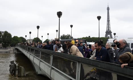 Paris floods ease but fresh alerts in France's north