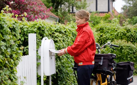 Postal service brings back express mail at huge mark-up