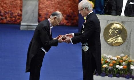 Swedish King joins heated Nobel Prize row