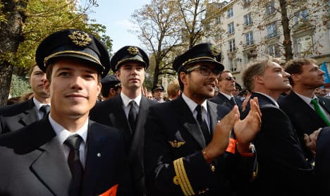 More Air France pilots call for strike during Euro 2016