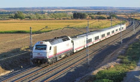 Spanish teen killed crossing train tracks while texting