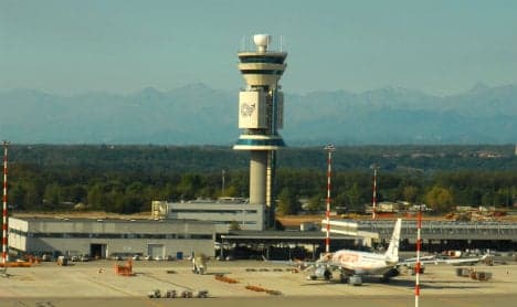 Italy's government nets €759 million in air traffic sale