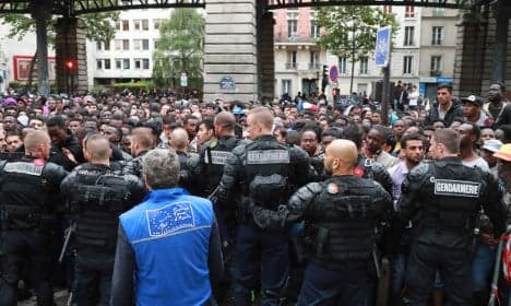 Police clear out '2,500' migrants from Paris camp