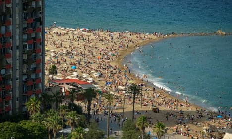 Terror-wary tourists flood Spain in 2016