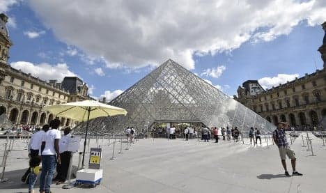Tourists shy away from France in shadow of attacks