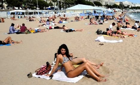 French mayor bans the burqini on Riviera beach