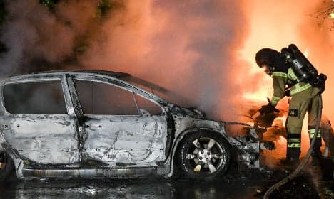 Malmö police catch car arson suspect in the act