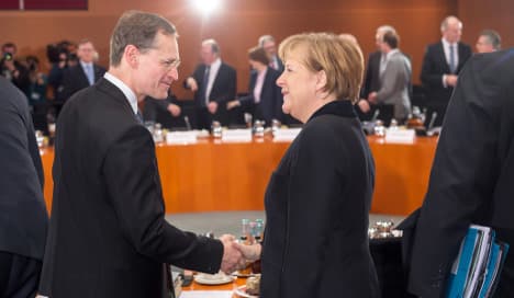 Merkel chastises Berlin mayor for 'not taking responsibility'