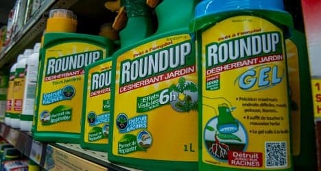 Swiss refuse to ban controversial weedkiller