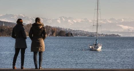 Survey: expats in Switzerland have money but few friends