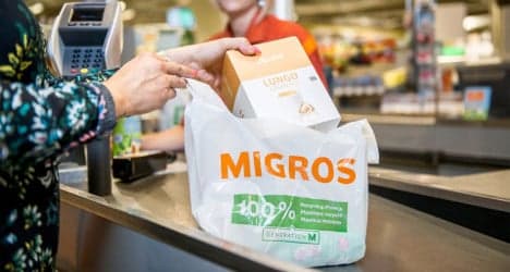 Swiss supermarkets to charge for plastic bags