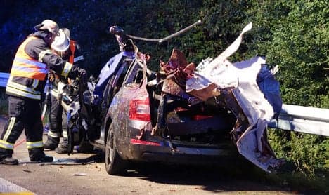 Man dies in car crash with horses on Autobahn