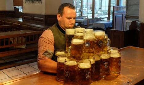 Beefy Bavarian tries to smash world beer-carrying record
