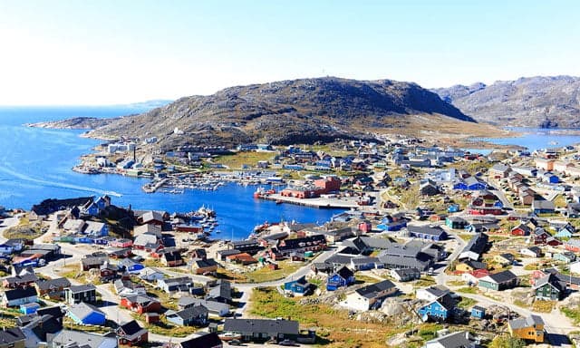 Greenland uranium mining opponents join government