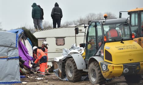 France poised to send bulldozers into Calais Jungle