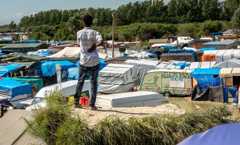 Charities in last-ditch bid to block razing of Calais jungle