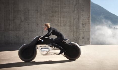 BMW debuts self-balancing motorcycle of the future