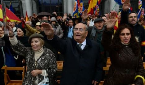 Fascists salute Franco on 41st anniversary of his death