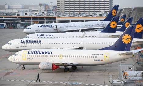 Lufthansa slashes 900 flights as pilots' strike drags on