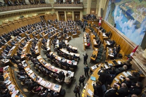 Swiss parliament reaches agreement on EU immigration