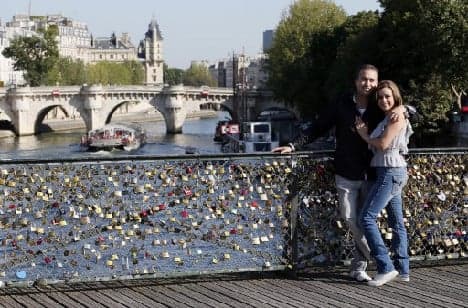 Paris plans to sell old love locks to raise €100,000 for refugees