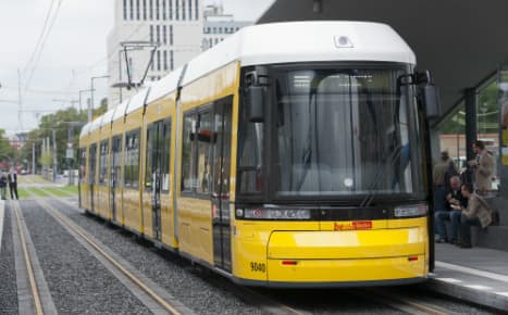 Syrian teen kicked off Berlin tram for food, not headscarf