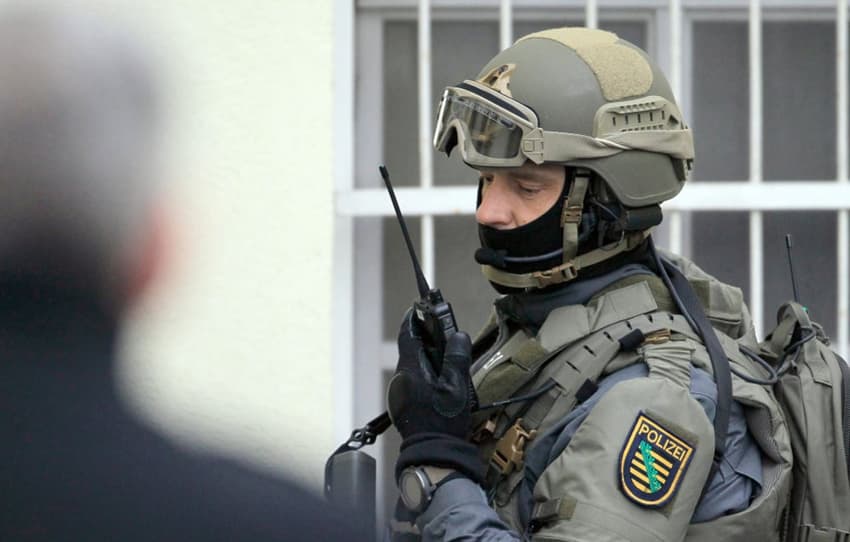600 officers raid 'Germany's most dangerous street' in Leipzig