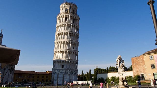 Pisa plans to add a huge ferris wheel next to its tower