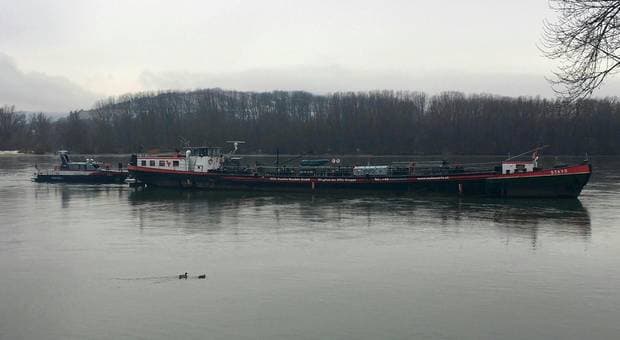 Diesel tanker salvaged from Danube after it ran aground