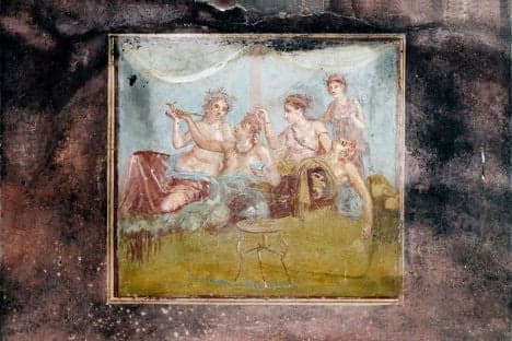 Pompeii shows a Roman smooch for Valentine's Day