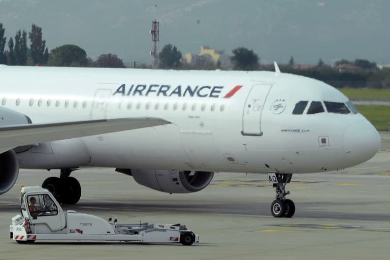 Air France cabin crew's three-day strike to hit flights this weekend