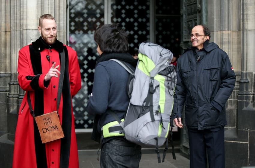 Bag ban at Cologne cathedral leaves visitors seething