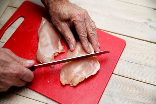 Don't eat fresh chicken in Sweden, expert warns