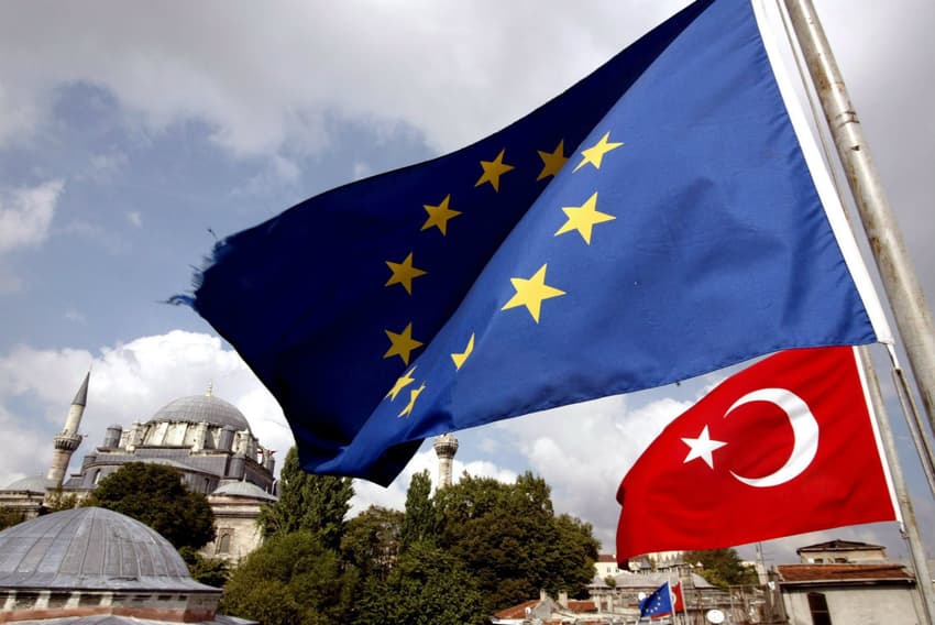 Germany urges EU not to break off Turkey accession talks