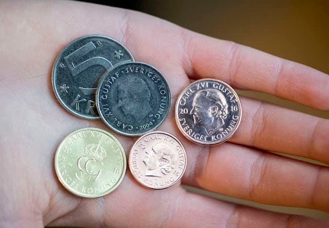 Time to empty the piggy bank as Sweden's old coins soon become useless