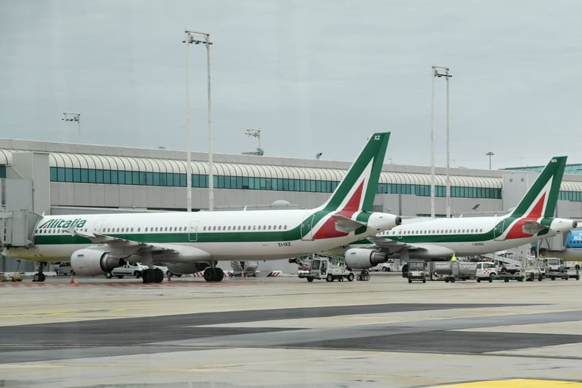 Alitalia strike grounds 200 flights