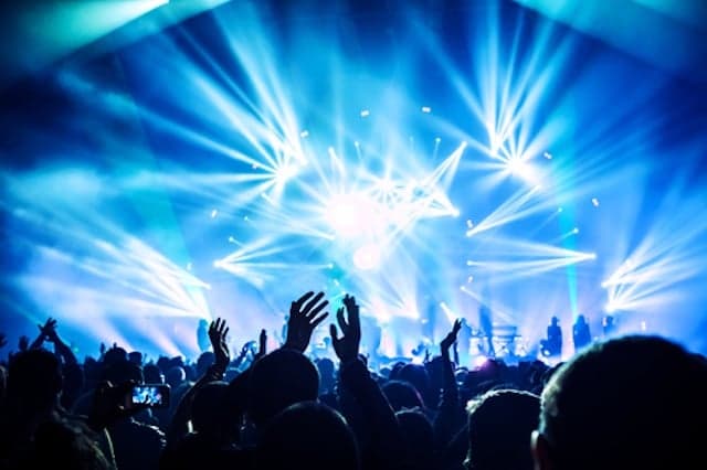 Concert ticket prices soar as overseas agents enter Danish market