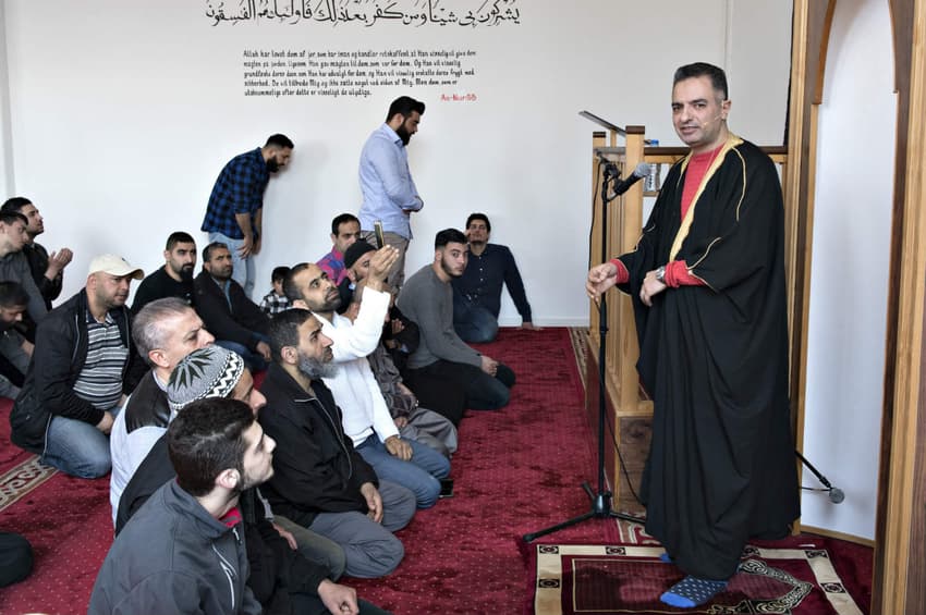 Controversial Copenhagen imam defends anti-Semitic sermon