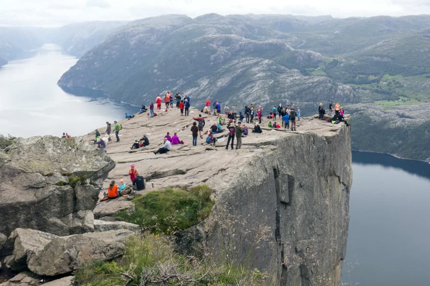 Google Maps error sends hundreds of tourists to quiet Norwegian village
