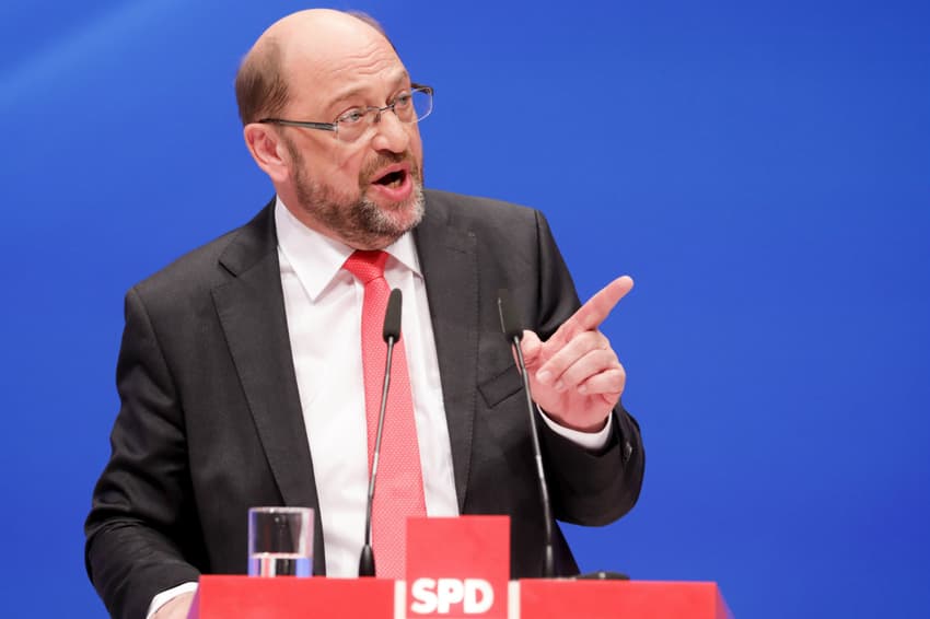 Battling to save campaign, Schulz hits out at 'arrogant' Merkel