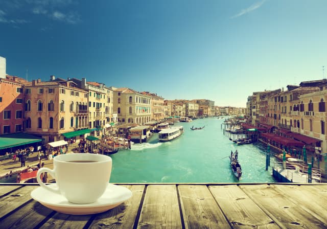Where to get the cheapest (and most extortionate) coffee in Italy