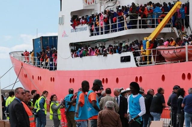 On World Refugee Day, 2,000 migrants are feared drowned en route to Italy