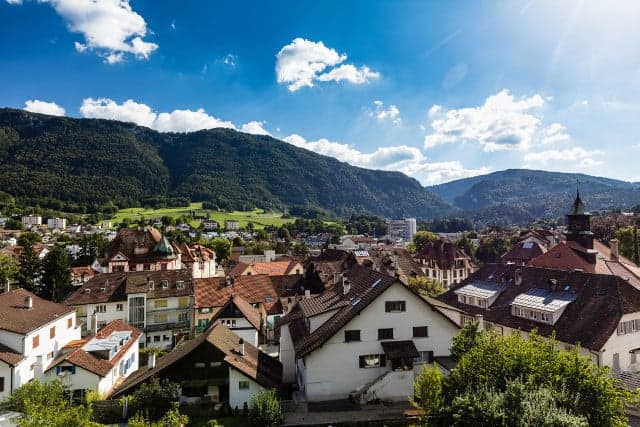 Moutier makes historic decision to leave canton Bern